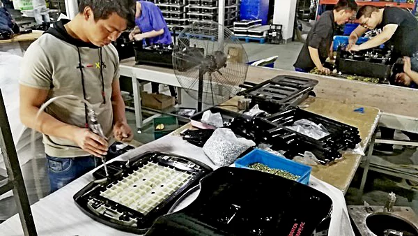 Vibration Plate Assembly Worker